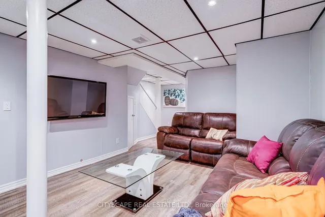 Additional image 27 of 102 Richwood Cres