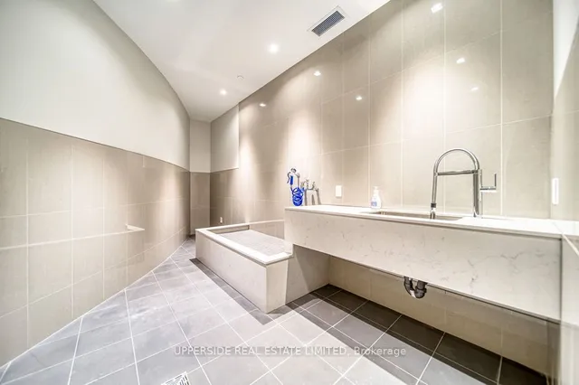 Additional image 16 of 8 Tippett Rd Unit 323