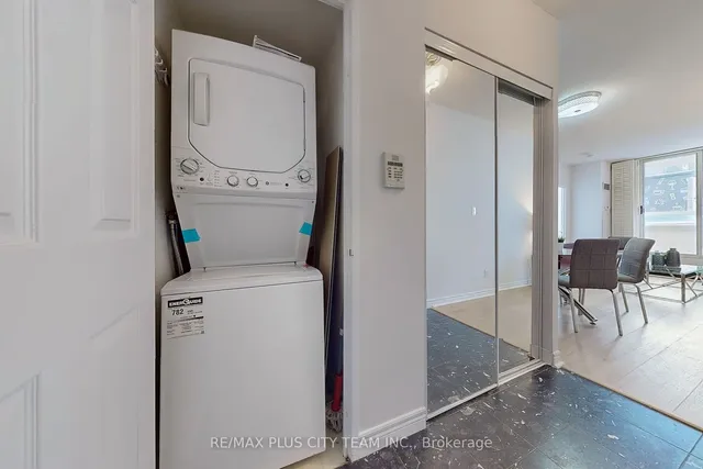 Additional image 31 of 43 Eglinton Ave Unit 205