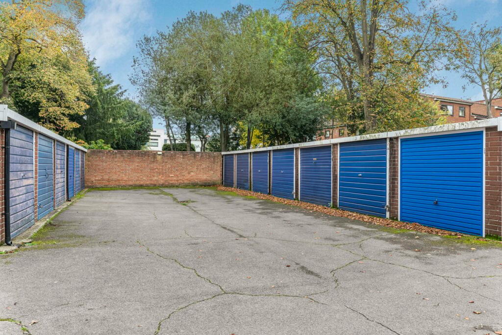 Additional image 11 of Bromley Road, Beckenham, BR3