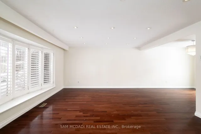 Additional image 11 of 2290 Devon Rd