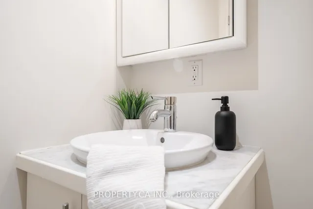 Additional image 11 of 473 Dupont St Unit 1