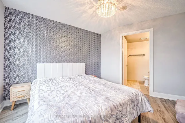 Additional image 29 of 135 Village Green Sq Unit 3422