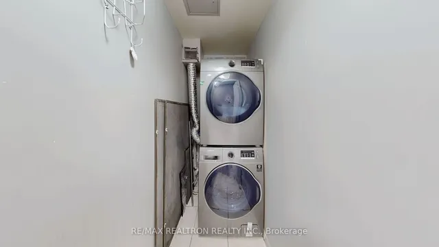 Additional image 33 of 633 Bay St Unit 1008