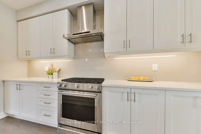 Additional image 17 of 2 Vaudeville Dr