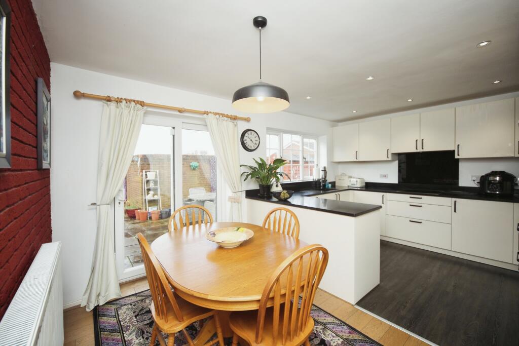 Additional image 6 of Hollyberry Close, Redditch, B98