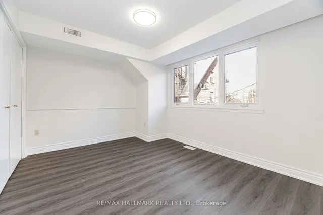 Additional image 26 of 31 Walmer Rd Unit 8