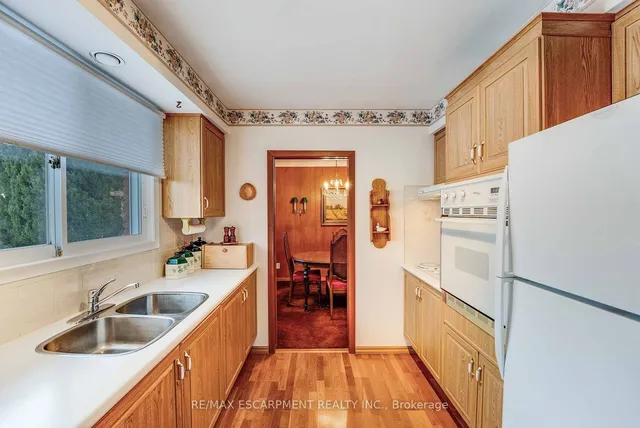 Additional image 11 of 251 Tottenham Rd