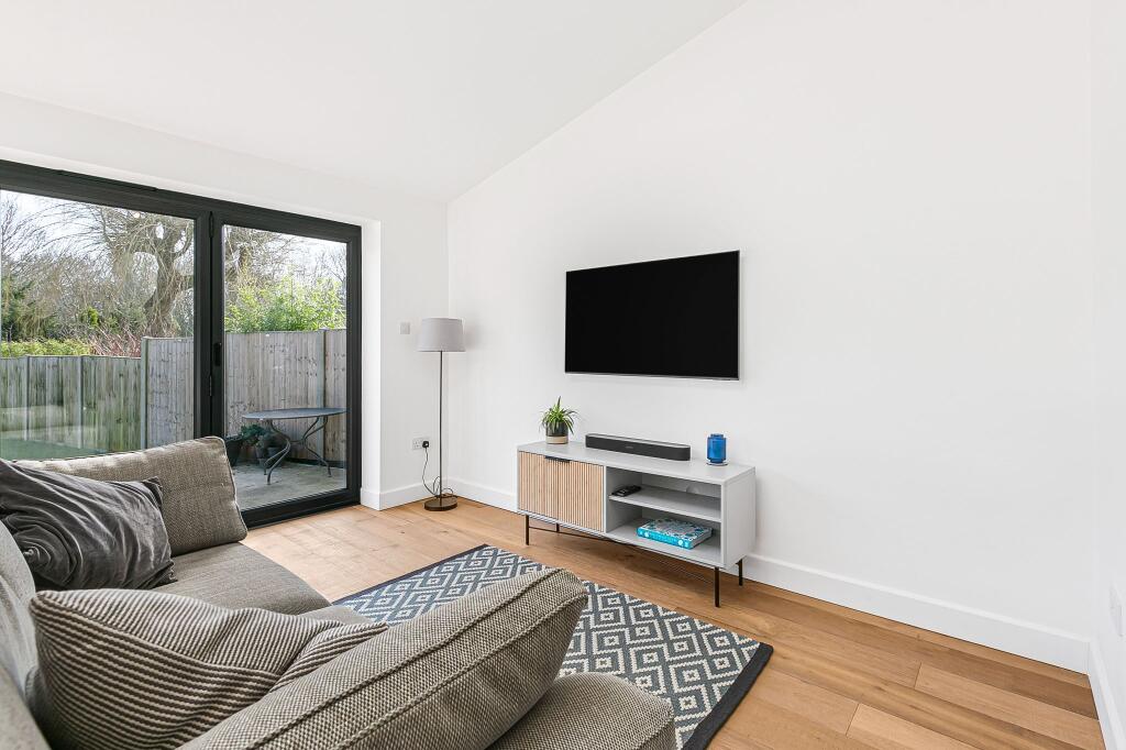 Additional image 9 of Bluebridge Road, Brookmans Park, AL9