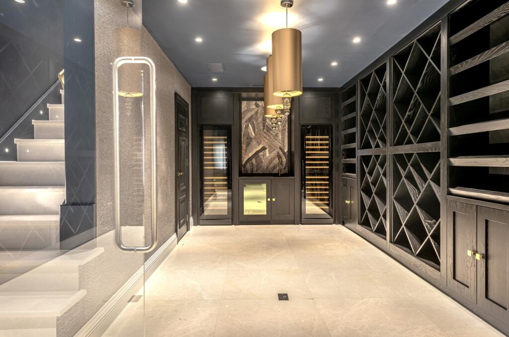 Additional image 18 of Holwood Park Avenue, Keston Park, Locksbottom