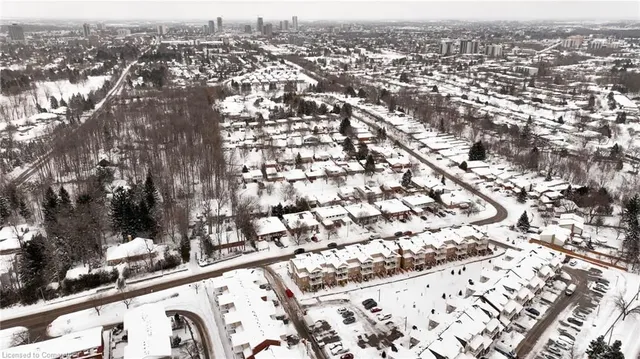 Additional image 21 of 384 Westwood Dr