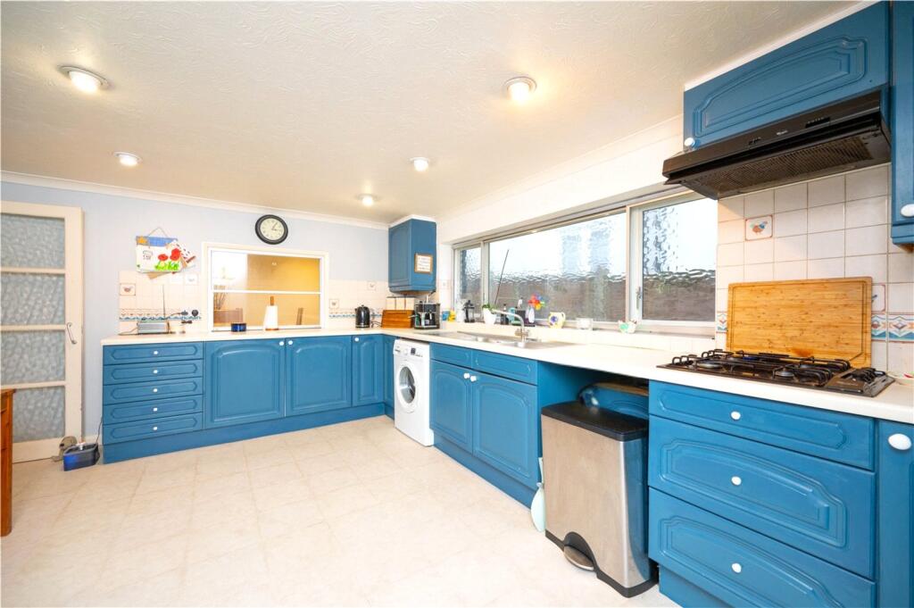 Additional image 15 of Mount Drive, Park Street, St. Albans, Hertfordshire