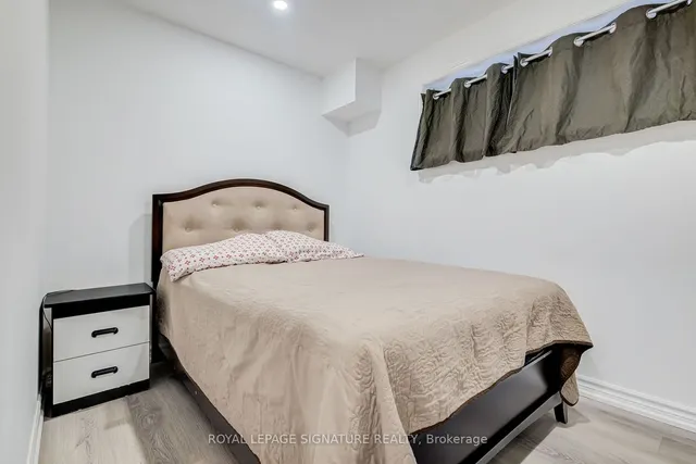 Additional image 33 of 40 Arleta Ave