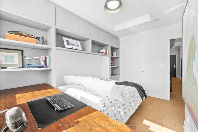 Additional image 23 of 25 Earlington Ave Unit #422