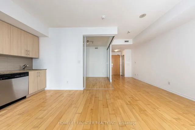 Additional image 9 of 65 Bremner Blvd Unit 2111