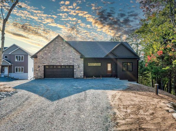 7410 Saint Margarets Bay Rd, Boutiliers Pt, NS B3Z 1S6