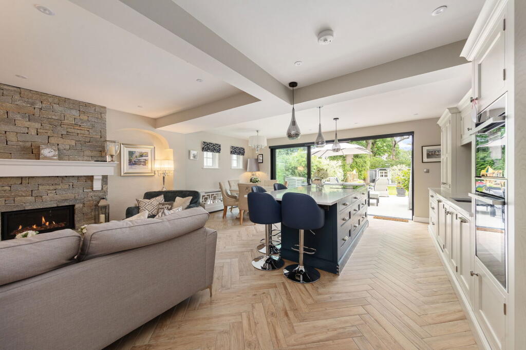 Additional image 40 of Hayes Chase, West Wickham, BR4