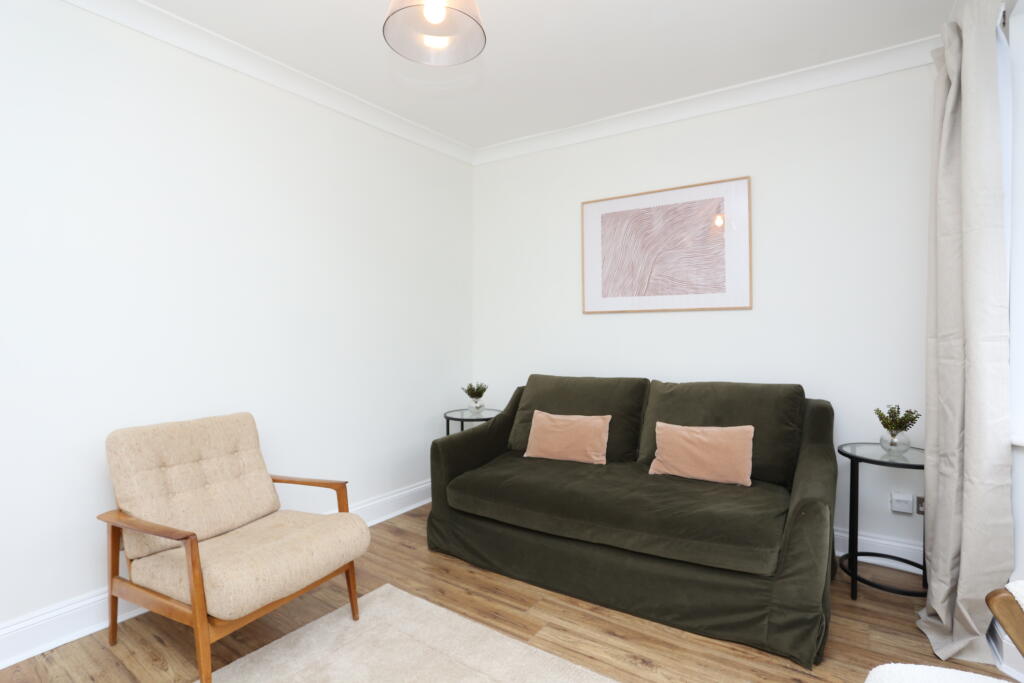 Additional image 6 of Hayes Wood Avenue, Bromley, BR2