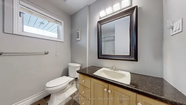 Additional image 27 of 1007 Earl Cres