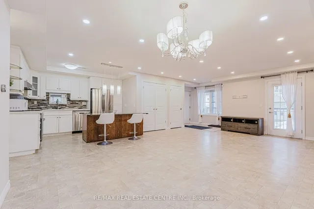 Additional image 8 of 255 Maitland St Unit 3D