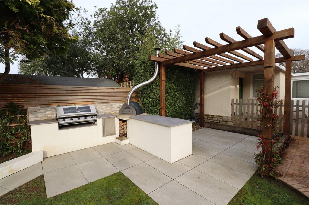 Additional image 10 of Chestnut Avenue, Barton On Sea, Hampshire, BH25