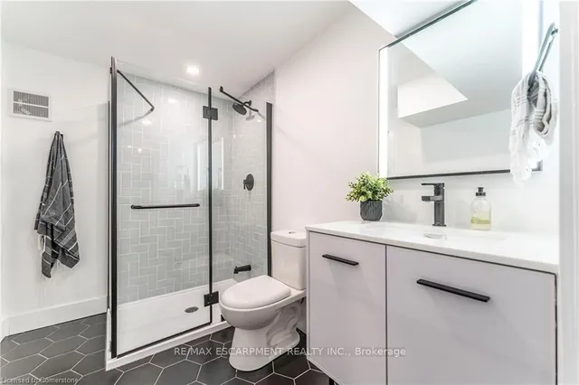 Additional image 34 of 3346 Hannibal Rd