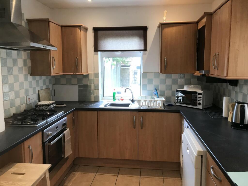 Additional image 10 of 4 bedroom Semi Detached House in Winton