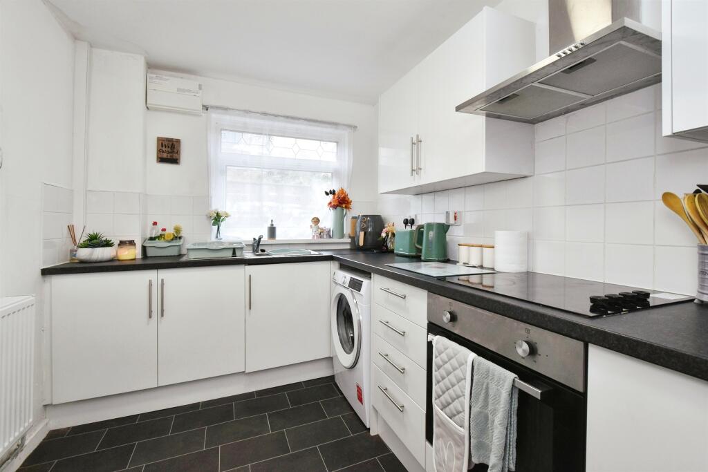 Additional image 9 of Dan-Y-Rhiw, Aberdare