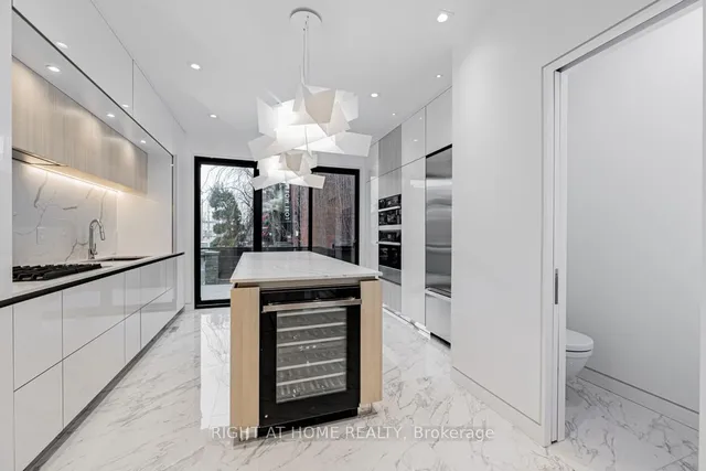 Additional image 9 of 677 Huron St