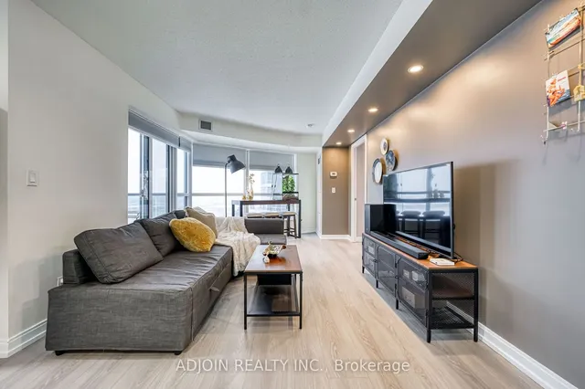 Additional image 16 of 181 Village Green Sq Unit 1113