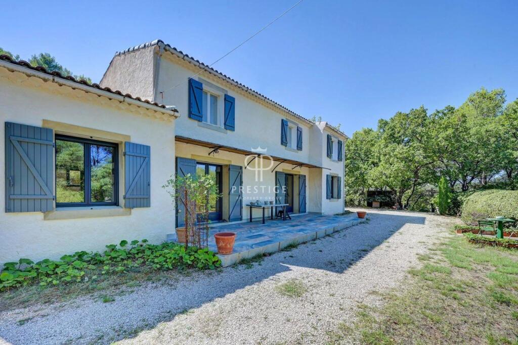 Primary image of Provence-Alps-Cote d`Azur, Vaucluse, Grambois, France
