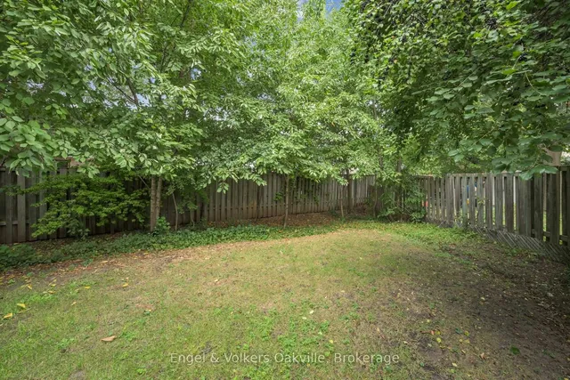 Additional image 38 of 1027 Elizabeth Pl