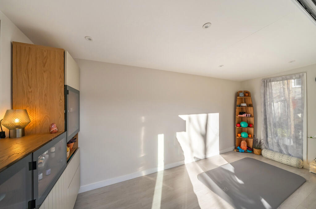 Additional image 13 of Northload Street, Glastonbury, BA6