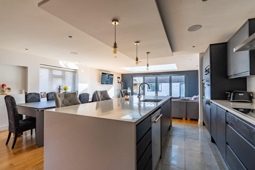 Additional image 5 of Driftwood Avenue, St. Albans, Hertfordshire, AL2