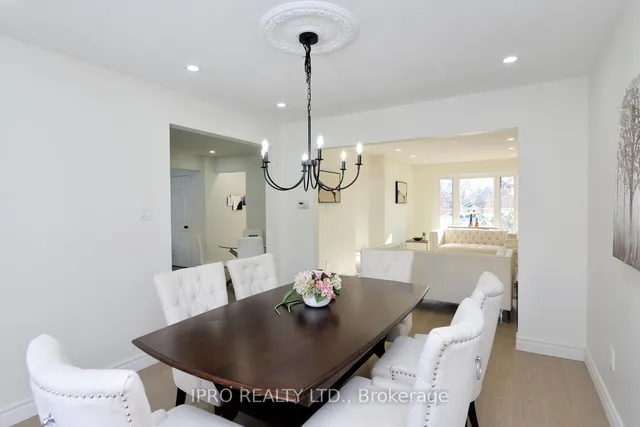 Additional image 10 of 14 Paramount Pl