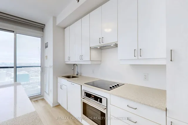 Additional image 14 of 426 University Ave Unit 2502