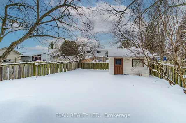 Additional image 32 of 93 Uxbridge Cres
