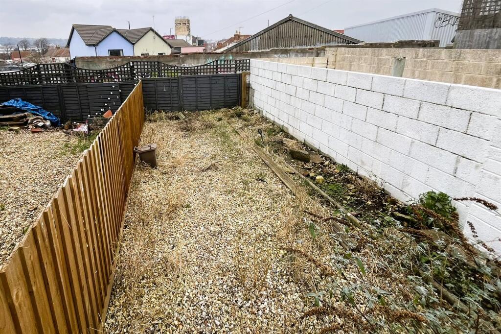 Additional image 6 of UPDATING | GARDEN | BS3