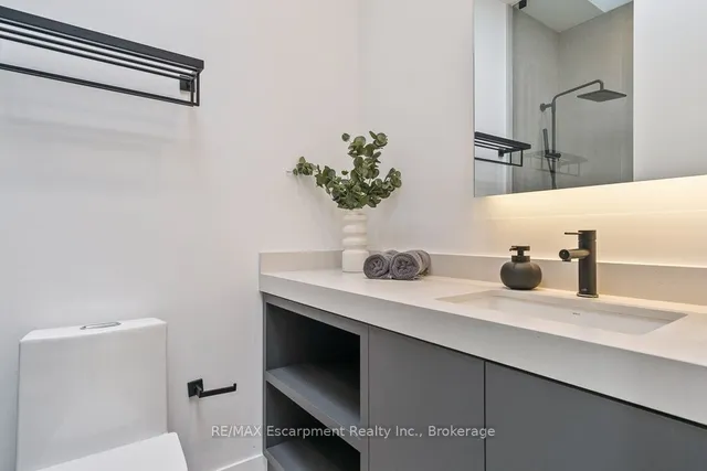 Additional image 31 of 1405 ACTON Cres