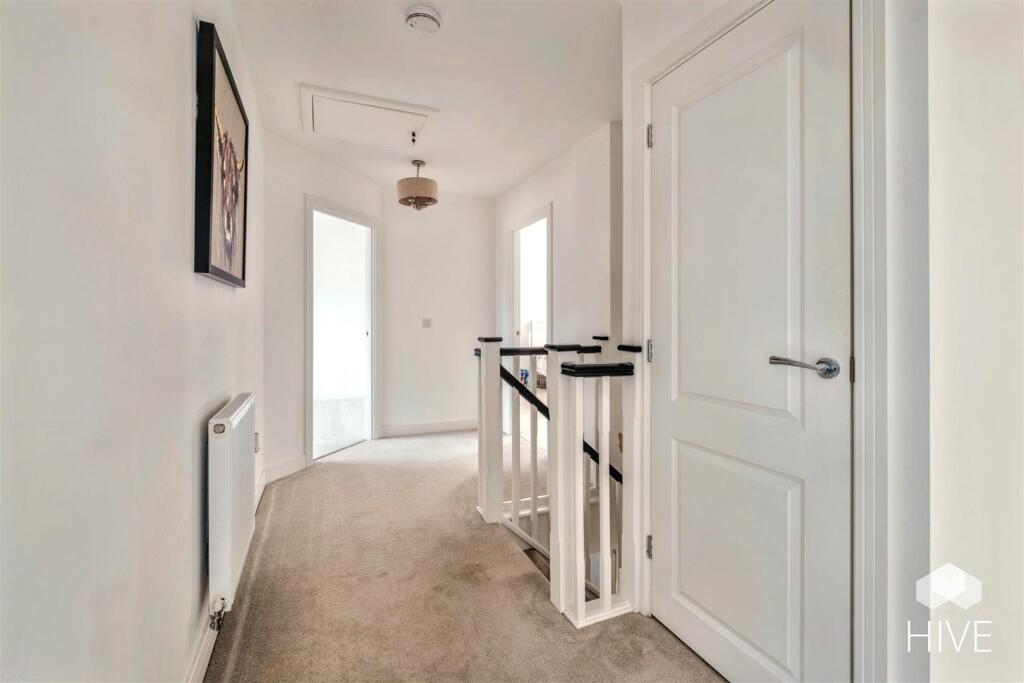 Additional image 14 of Horseshoe Crescent, Ferndown
