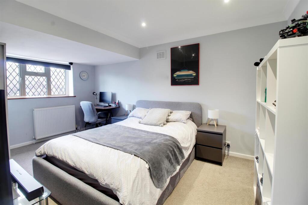 Additional image 19 of Bradmore Way, Brookmans Park