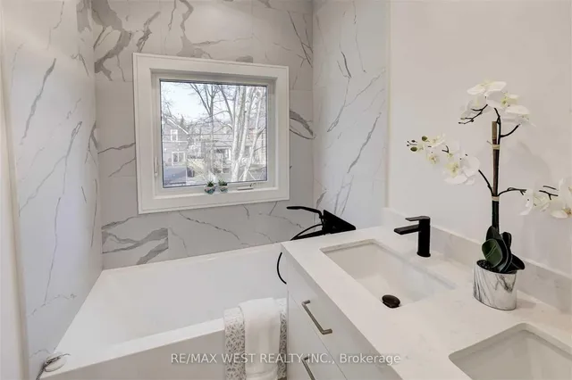 Additional image 33 of 94 Lake Cres