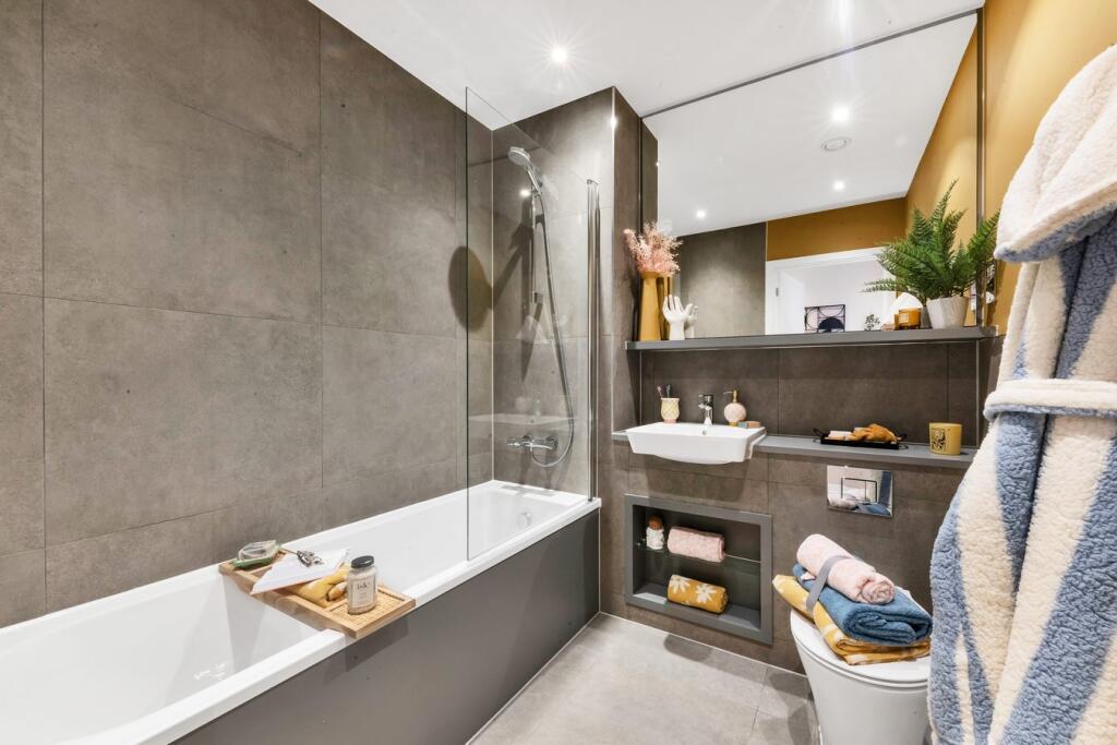 Additional image 9 of Newmarket Road, Cambridge, CB5