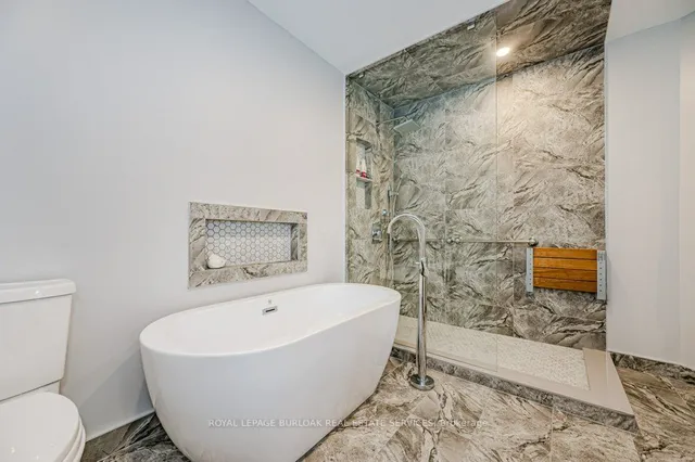 Additional image 24 of 955 King Rd Unit 15