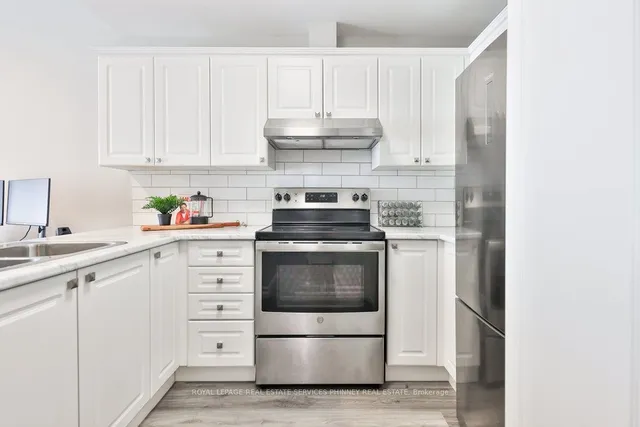 Additional image 7 of 4198 Dundas St Unit 102