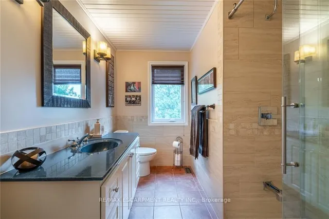 Additional image 19 of 3300 Lakeshore Rd