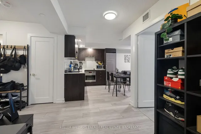 Additional image 14 of 225 Village Green Sq Unit 805