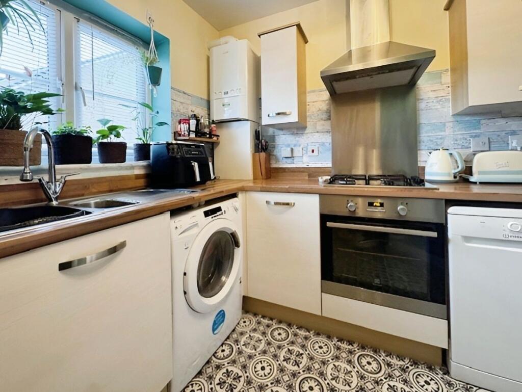 Additional image 4 of Meadowland Close, Caerphilly, CF83 3SB