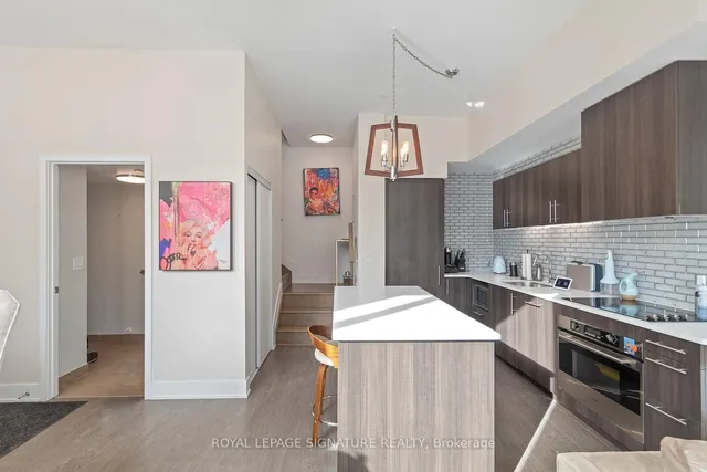 Additional image 3 of 508 Wellington St Unit TH1