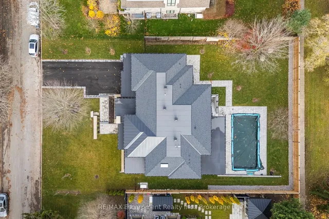 Additional image 40 of 2110 Blyth Cres